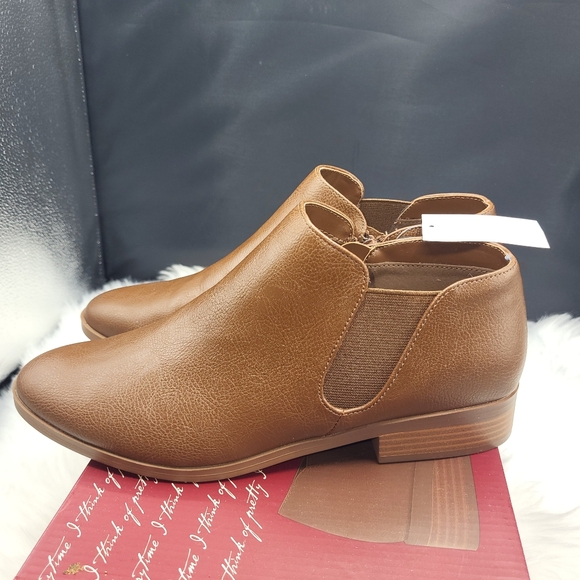 Kensie Women's Tan Ankle Booties - Picture 4 of 7